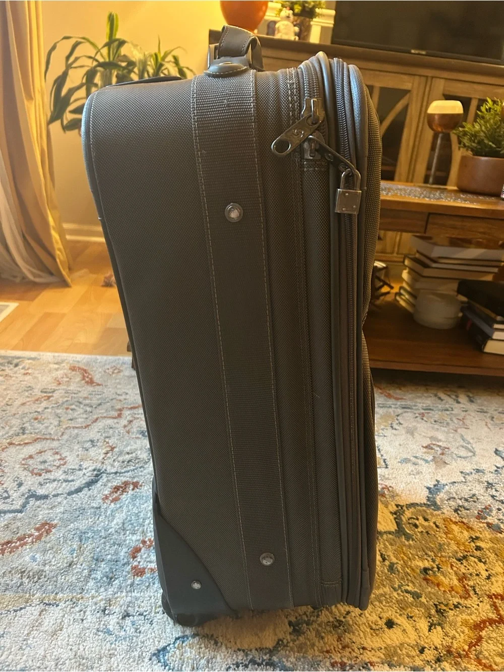 Samsonite 2-Wheel Softside Carry-On Suitcase Gray 24” Good Condition